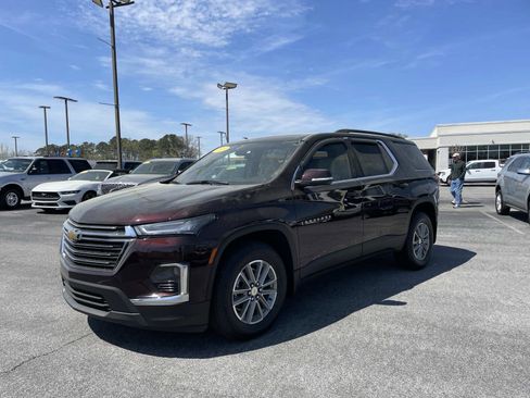 Used 2023 Chevrolet Traverse LT image 9