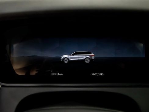 New 2026 Land Rover Range Rover Velar Dynamic SE image 17