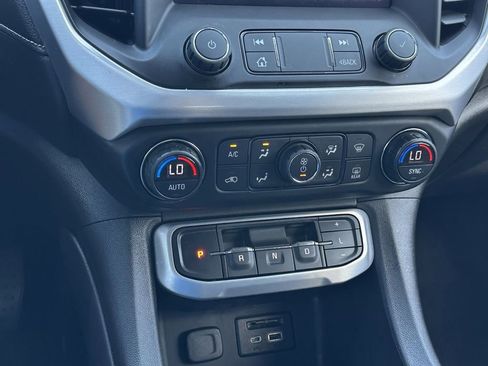 Certified 2021 GMC Acadia SLT w/ Technology Package image 27