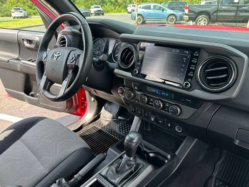 Used 2021 Toyota Tacoma TRD Off-Road w/ Technology Package AWD/4WD image 36