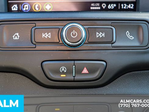 Used 2024 GMC Terrain SLE image 43