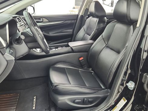 Used 2023 Nissan Maxima SV w/ Floor Mat Group image 19