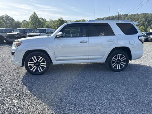 Used 2016 Toyota 4Runner Limited AWD/4WD image 3