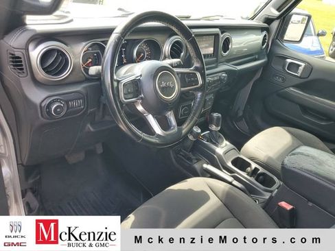 Used 2020 Jeep Wrangler Unlimited Sahara AWD/4WD image 6