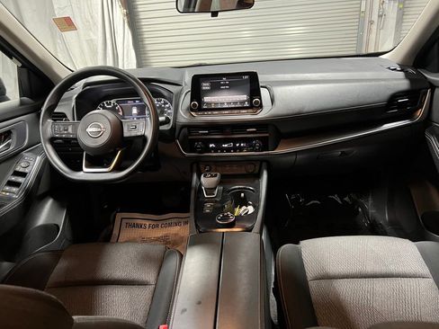 Used 2024 Nissan Rogue SV image 14