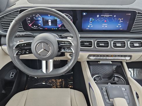 Certified 2024 Mercedes-Benz GLS 450 4MATIC image 19