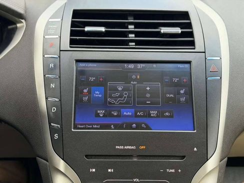 Used 2013 Lincoln MKZ image 18