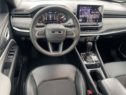 Used 2024 Jeep Compass Latitude AWD/4WD image 24
