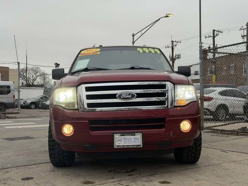 Used 2013 Ford Expedition XLT image 2