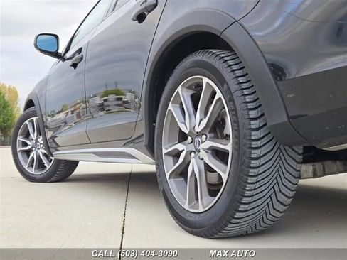 Used 2016 Volvo V60 T5 Cross Country image 32