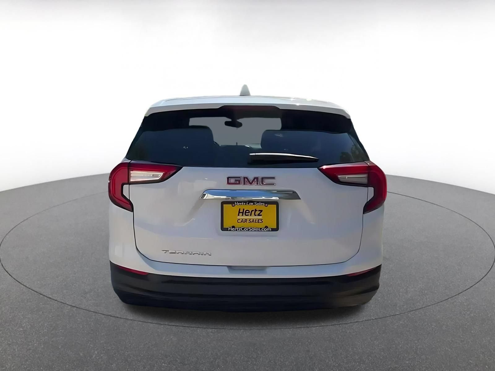 Used 2024 GMC Terrain SLE FWD image 12