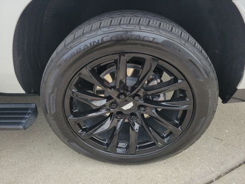Certified 2024 Cadillac Escalade ESV Sport Platinum w/ LPO, ONYX Package AWD/4WD image 34