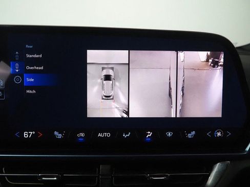 Used 2024 Chevrolet Equinox EV FWD LT w/ 2LT image 29