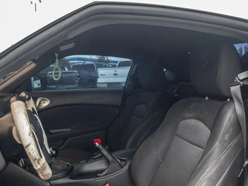 Used 2016 Nissan 370Z Coupe RWD image 25
