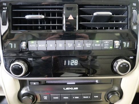 Certified 2023 Lexus GX 460 Premium w/ Premium Plus Package AWD/4WD image 25