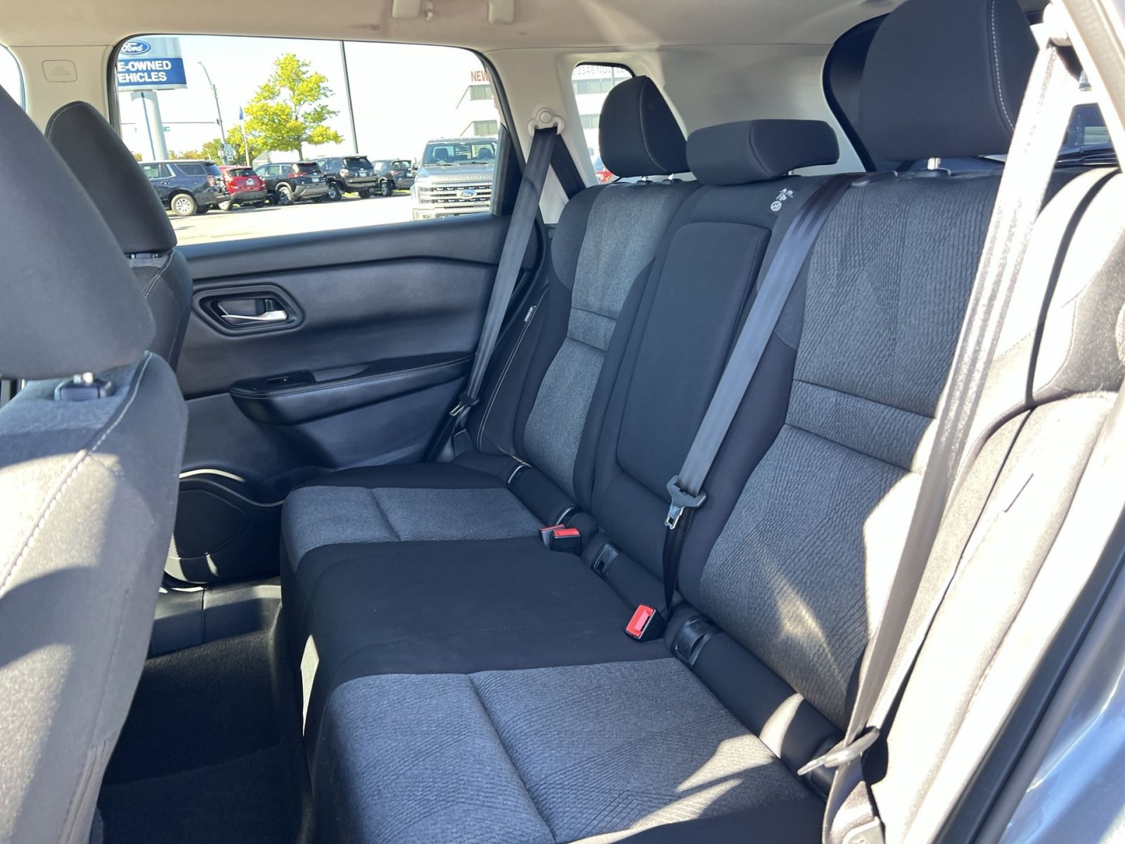Used 2024 Nissan Rogue SV AWD/4WD image 23