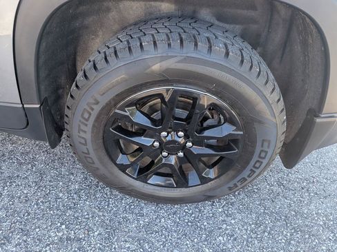 Used 2020 Chevrolet Traverse LS FWD image 27