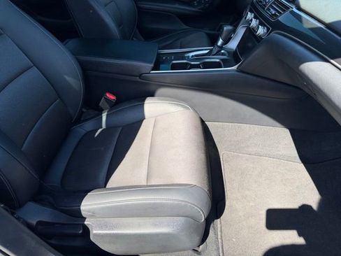 Used 2019 Honda Accord Sport image 12