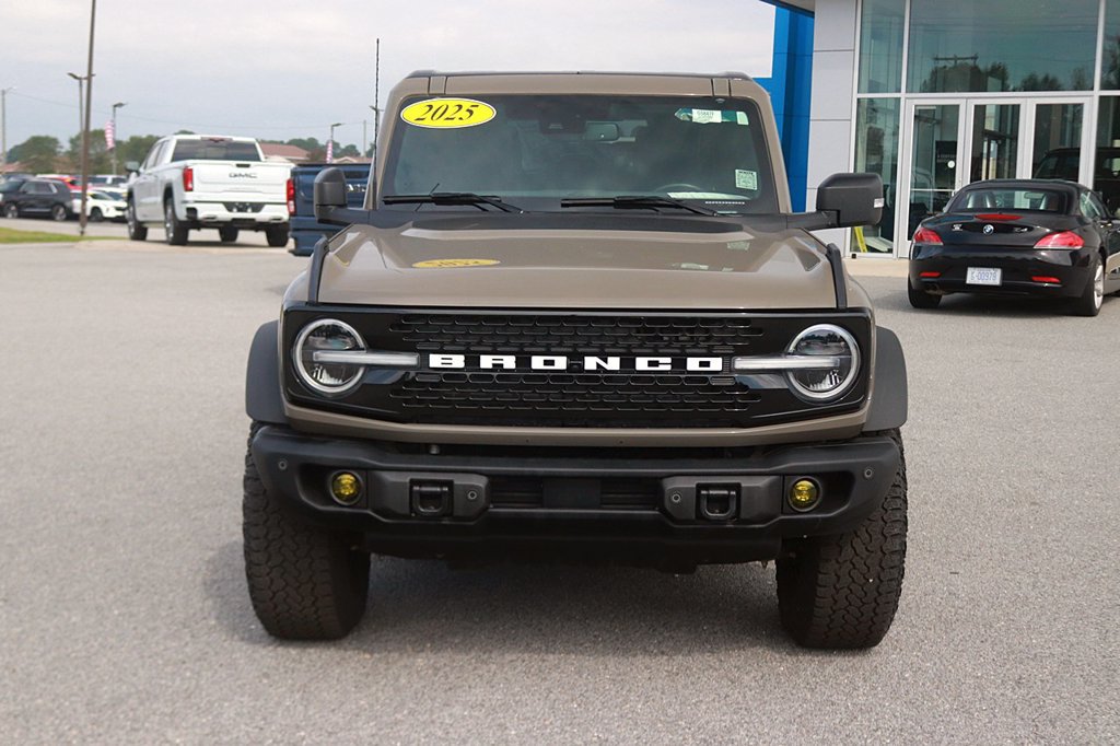 Used 2025 Ford Bronco Badlands AWD/4WD image 2