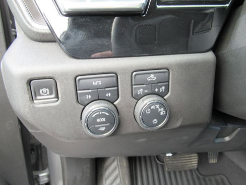 Used 2023 Chevrolet Silverado 1500 LT AWD/4WD image 16