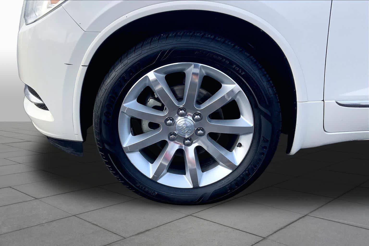 Used 2014 Buick Enclave Leather AWD/4WD image 10