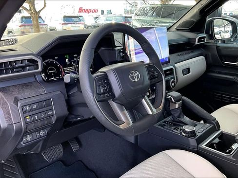 Used 2025 Toyota Tacoma Limited image 17