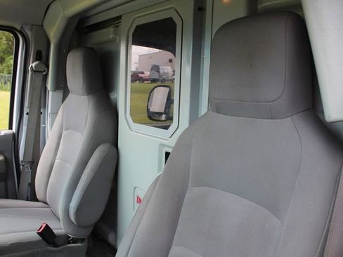 Used 2022 Ford E-350 and Econoline 350 Super Duty w/ Power Windows & Locks Group image 18