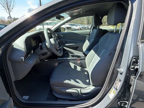 New 2026 Hyundai Elantra SE image 9
