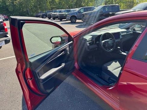 Used 2025 Toyota Camry LE FWD image 11