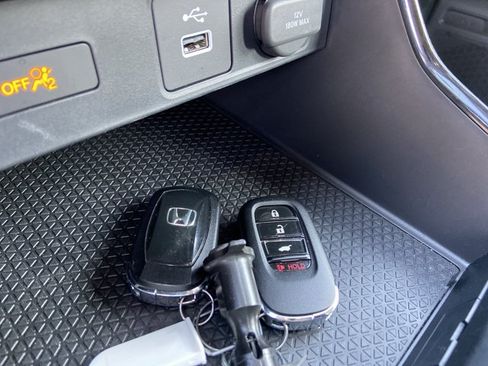 Used 2024 Honda CR-V LX image 43