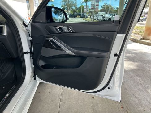 Used 2024 BMW X6 M60i w/ Climate Comfort Package image 28