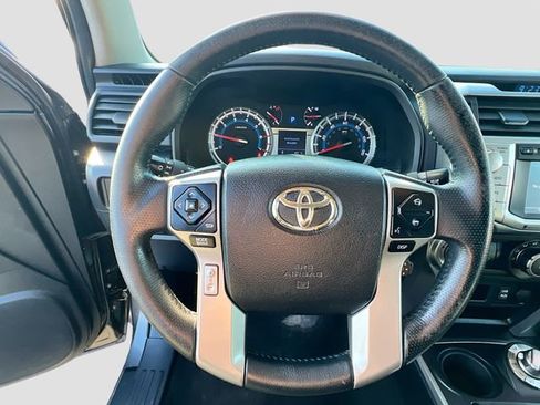 Used 2018 Toyota 4Runner SR5 Premium image 11