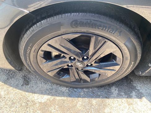 Used 2022 Hyundai Elantra SEL w/ Convenience Package FWD image 27
