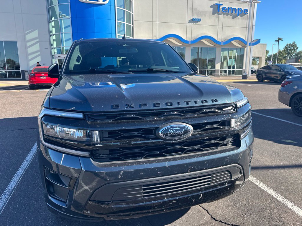 Used 2024 Ford Expedition Limited AWD/4WD image 6