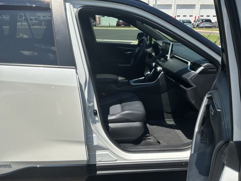 Used 2022 Toyota RAV4 XSE AWD/4WD image 33