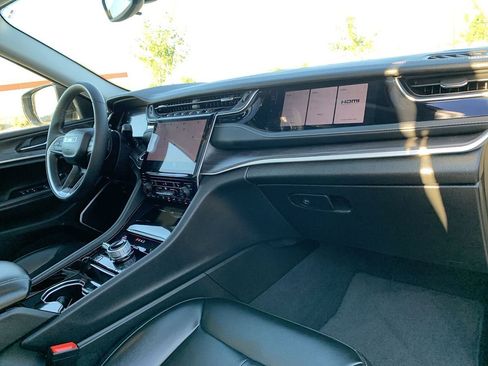 Used 2023 Jeep Grand Cherokee 4WD 4xe image 35