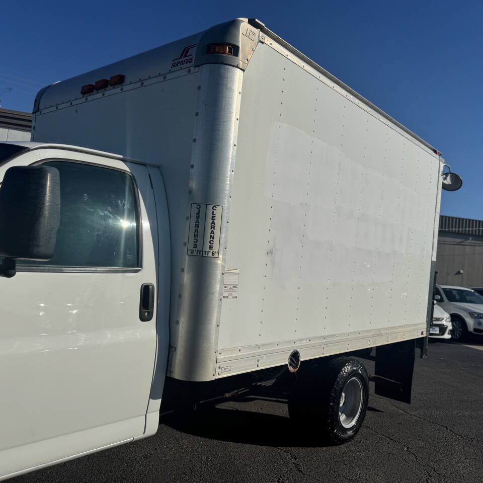 Used 2010 Chevrolet Express 3500 RWD image 7