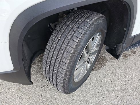 Used 2017 GMC Acadia SLE w/ Driver Alert Package I image 34