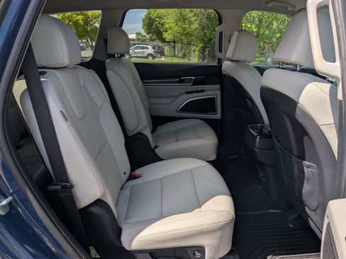 Used 2023 Kia Telluride S AWD/4WD image 27