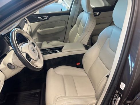 Used 2022 Volvo XC60 B6 Inscription w/ Protection Package Premier image 24