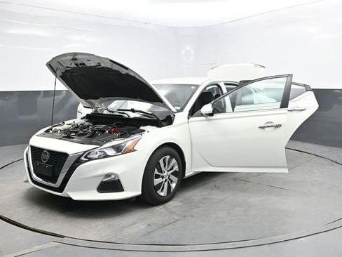 Used 2021 Nissan Altima 2.5 S FWD image 43