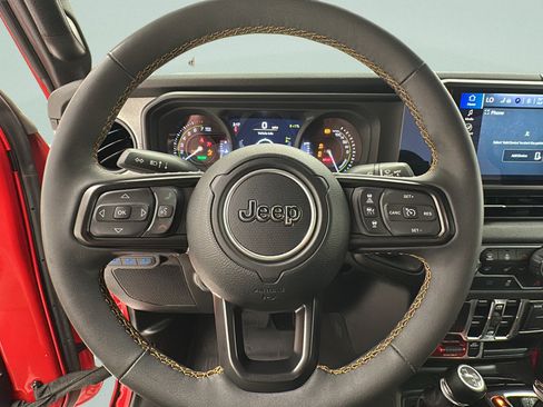 Used 2024 Jeep Wrangler Unlimited AWD/4WD image 14