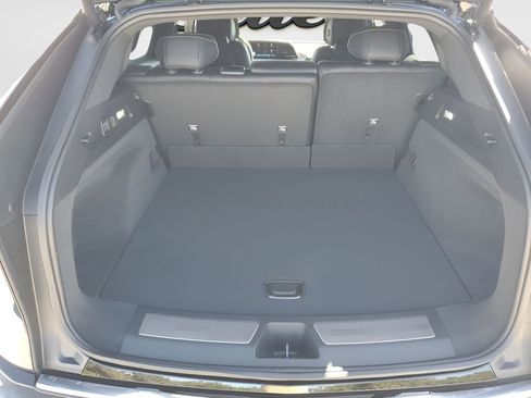 Used 2025 Cadillac Lyriq Luxury image 22