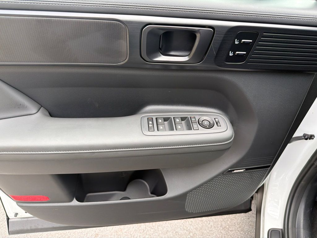 New 2026 Hyundai Santa Fe Calligraphy FWD image 11
