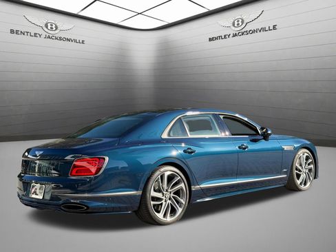 Used 2025 Bentley Flying Spur Plug-In Hybrid AWD/4WD image 19