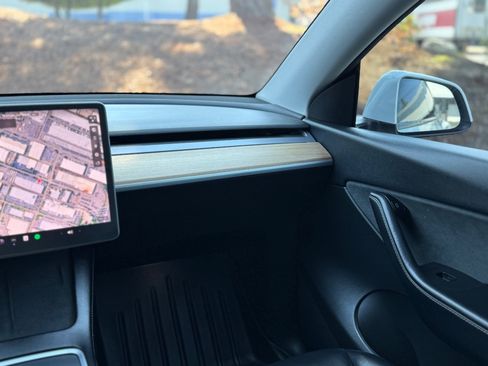 Used 2022 Tesla Model Y Performance AWD/4WD image 23