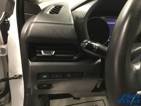 Used 2023 Nissan Sentra SV FWD image 17