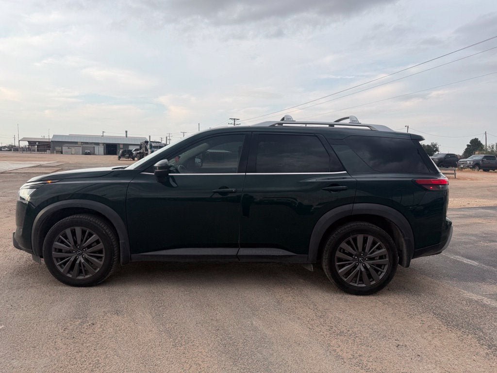 Used 2022 Nissan Pathfinder SL w/ SL Premium Package FWD image 3