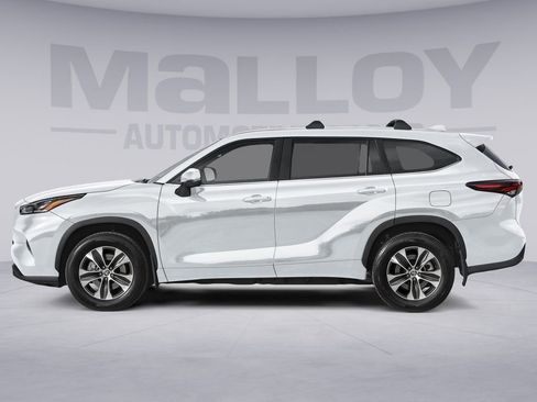 New 2026 Toyota Highlander Platinum AWD/4WD image 3