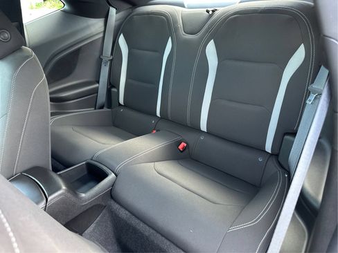 Used 2018 Chevrolet Camaro SS RWD image 10